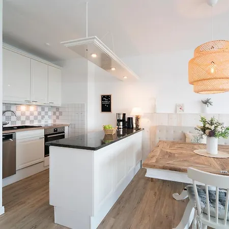 Haus Bellevue Stuuv 8 *